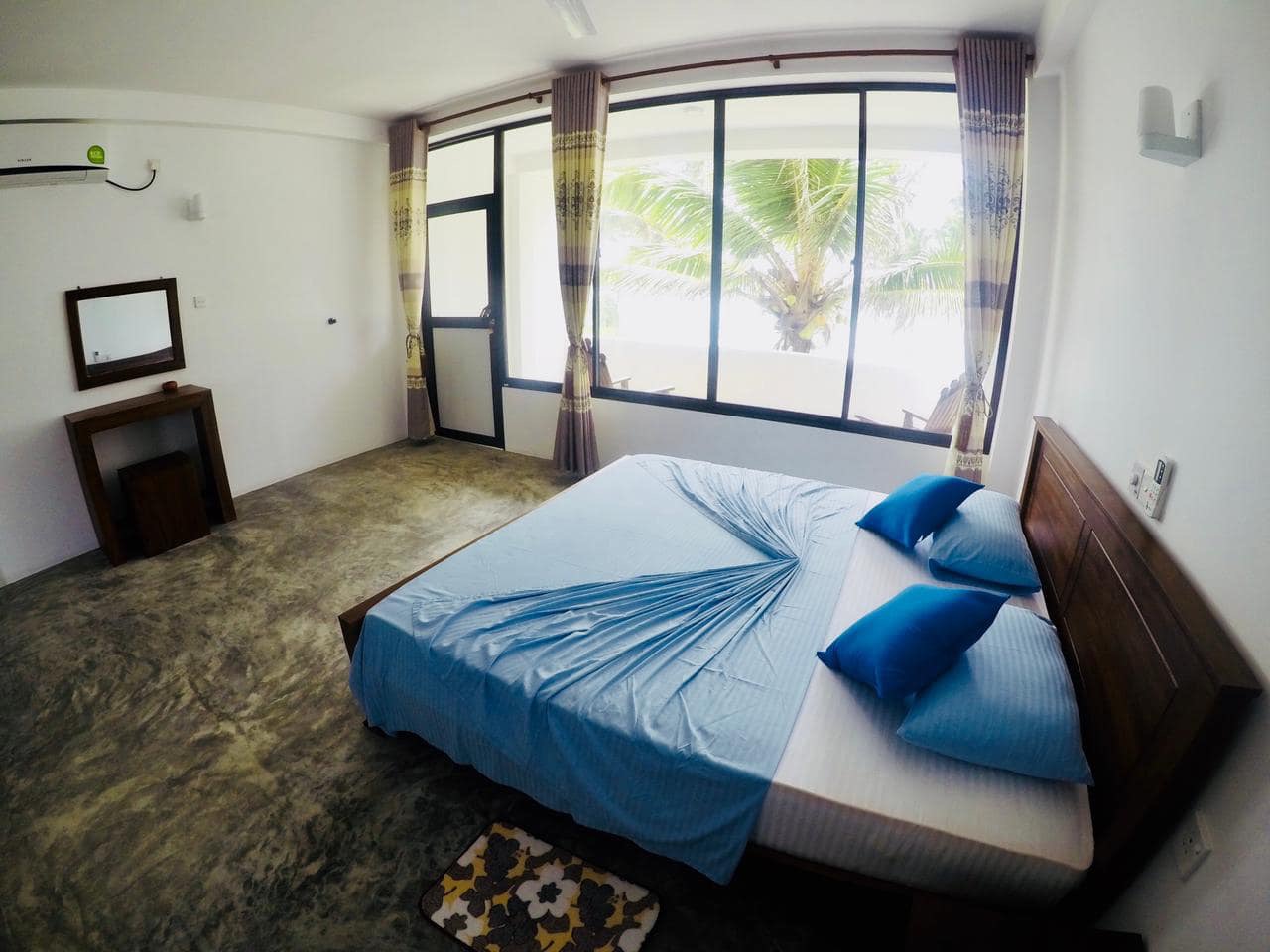 Room Balcony Side